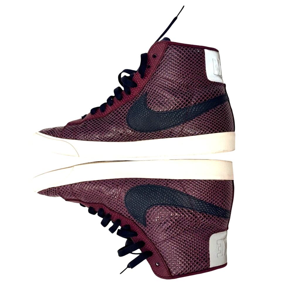 Nike Women’s Size 10 Burgundy and Navy Mid Premium Sneakers Y2K 80s Streetware